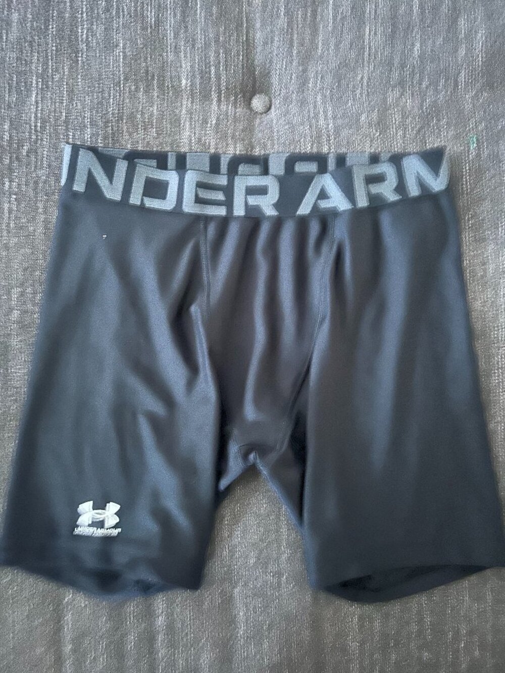 Under Armour HeatGear Youth XL Black Compression Athletic Shorts